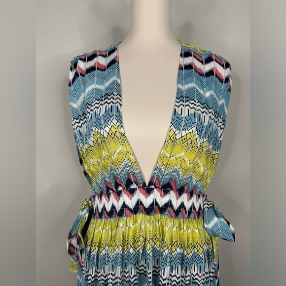 Gorgeous America and Beyond Chevron Pattern Beach Bathing Suit Coverup Dress - Picture 2 of 14